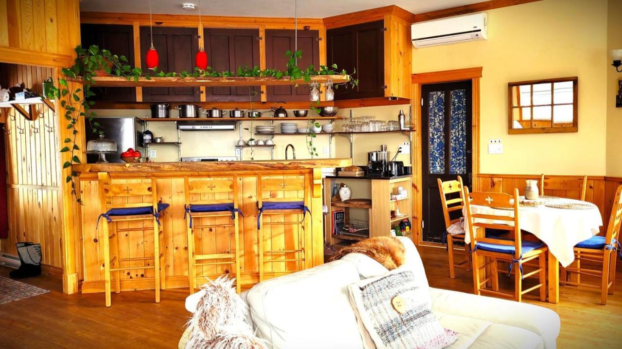 La Vieille Ferme, Ecogite Saint-Fulgence 外观 照片