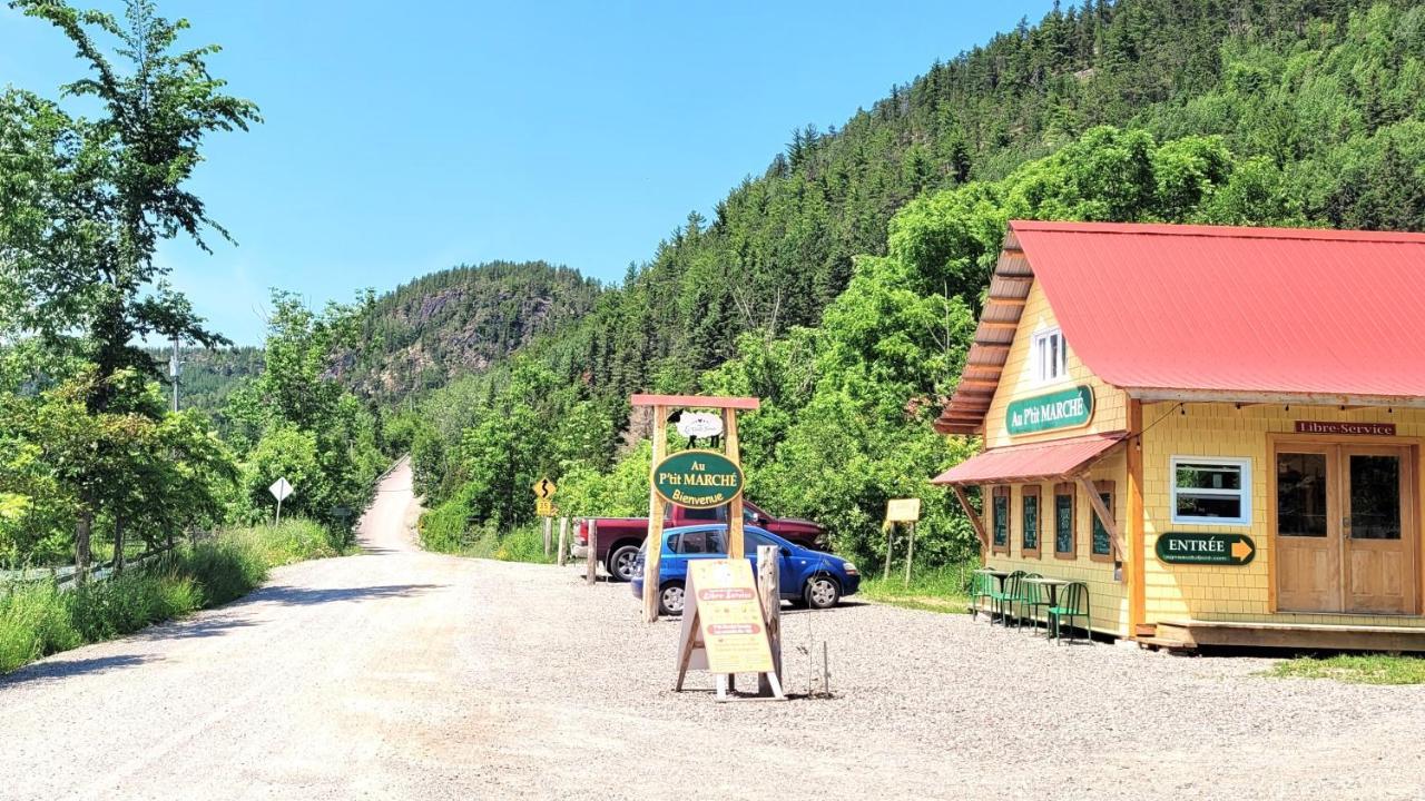 La Vieille Ferme, Ecogite Saint-Fulgence 外观 照片