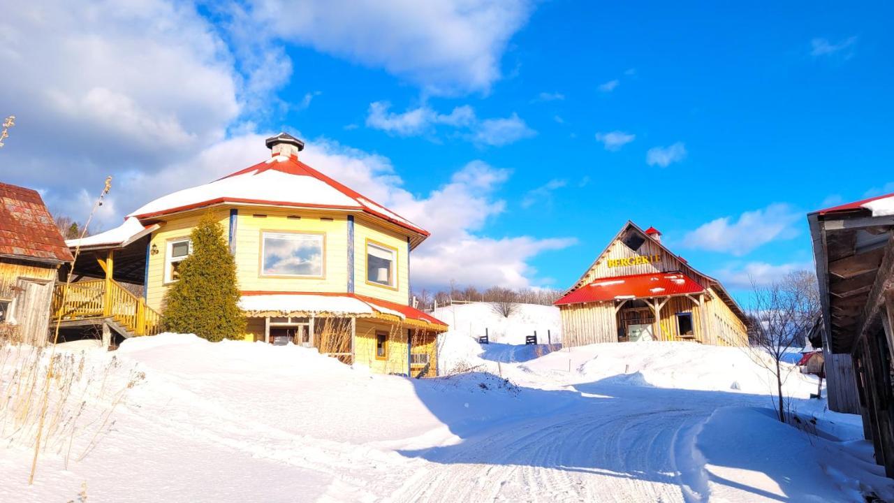 La Vieille Ferme, Ecogite Saint-Fulgence 外观 照片